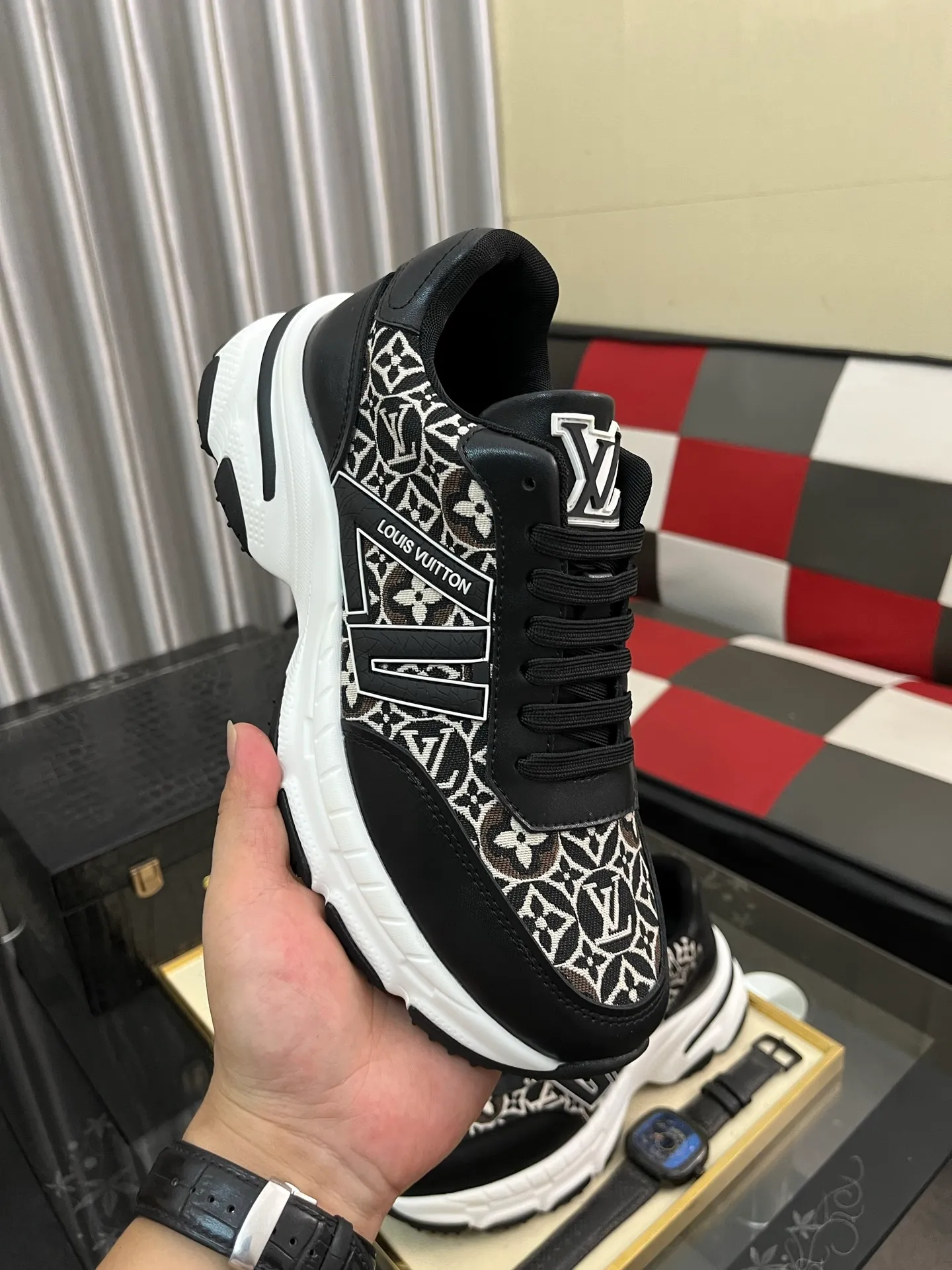 Men's shoes 💰458⌚️⌚️LV Louis Vuitton. The latest trendy casual shoes are popular in physical stores in sizes 38-44. New spring and summer comfortable imported custom original cowhide, unique jacquard fabric element design. With sheepskin lining, Lv original bottom, [sun][sun] high-end packaging and high quality💪Details determine the quality, you can enter and leave the counter at will, welcome to compare🇮🇹3️⃣colors available